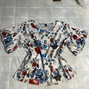 Shein floral print flounce cuff blouse Size M.